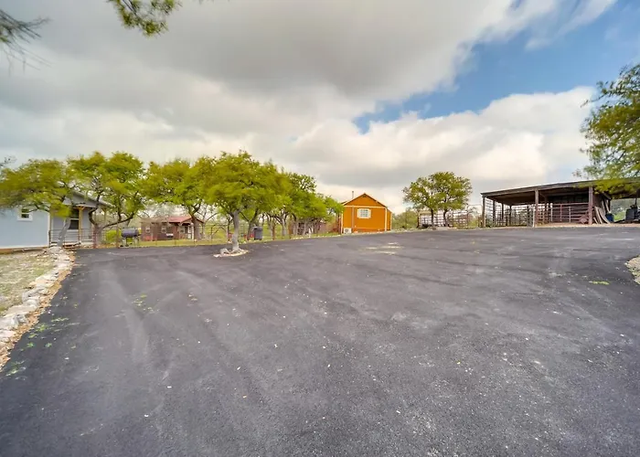 Vacation Rental In Kerrville: Pets Welcome!