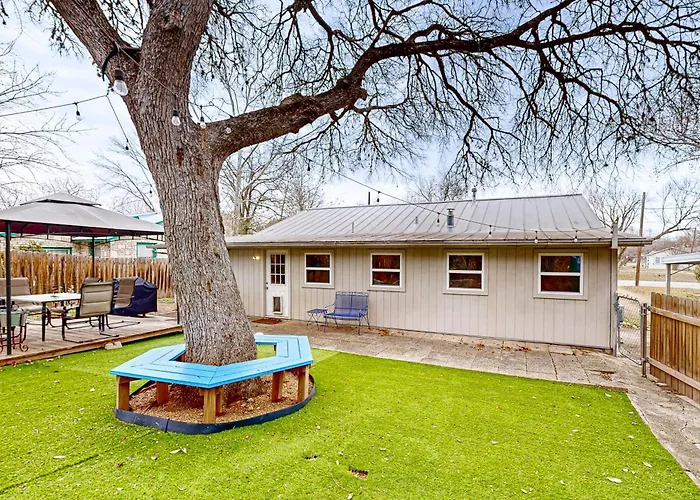 Play Room, Patio & Fire Pit! Cozy Kerrville Home