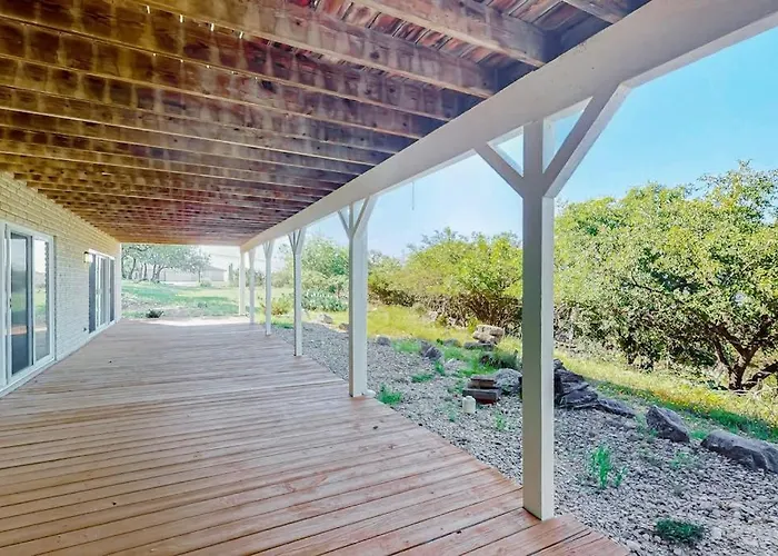2-Story Home With Covered Patio, Balcony, Fireplace, Streaming, Great Views, W/D